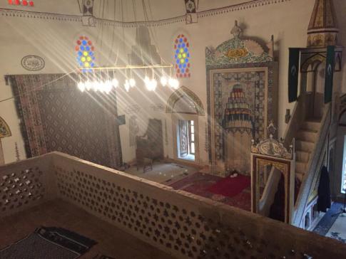 Díszes mecset belseje Mostarban